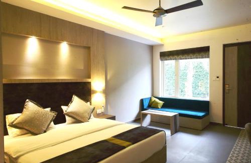 Kanpur Hotel | Kingston Resort