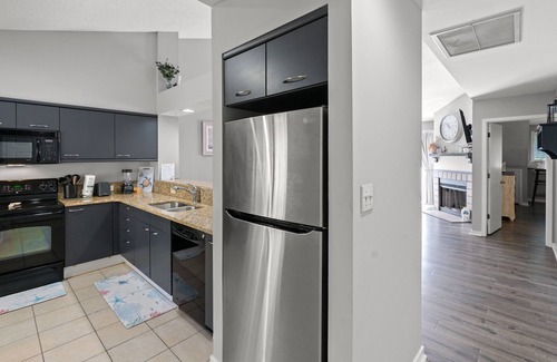 Arcadian Shores Villa | Kingston WHP 12H 2nd floor Villa w/pool/beach