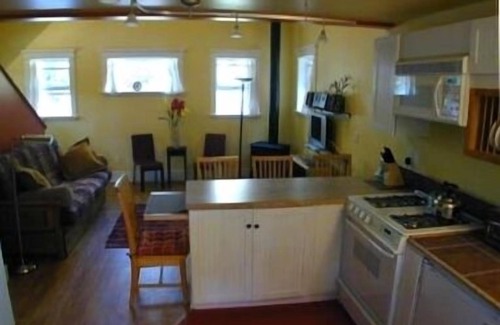 Irvington House | KInley Manor Loft Apartment.Portland's Most Talked About, Well-Kept Secret!