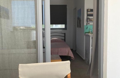 Ayioi Asomatoi House | Kipseli roof top apartment