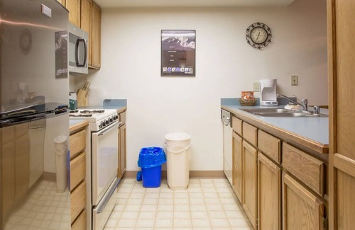 Kirkwood Condo | Kirkwood Meadows: Hot Tub! Lifts 5min walk! The Meadows.