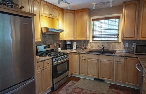 Hayesville Cabin | Kirsten's Lakeside Paradise on Lake Chatuge. Enjoy Lake Life! Fire Pit, Dock