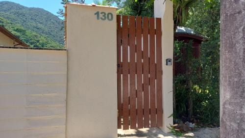 Maranduba House | Kitnet em excelente localização 150m da praia do sapê - Maranduba Ubatuba