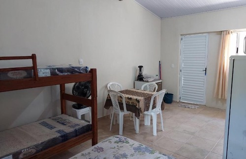 Maranduba House | Kitnet em excelente localização 150m da praia do sapê - Maranduba Ubatuba