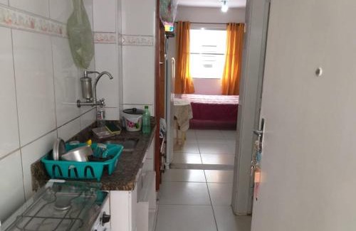 Ponta da Praia Apartment | Kitnet simples na Ponta da Praia ,Santos, uma quadra da praia, proximo ao aquário