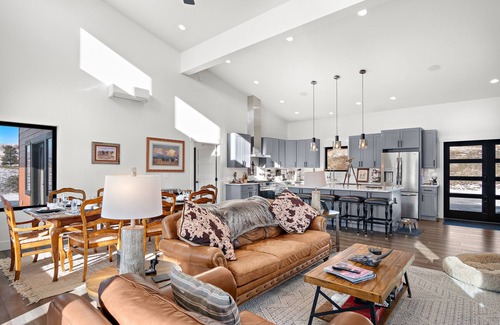 Ellensburg House | Kittitas Winter Haven w/Sauna&Hottub