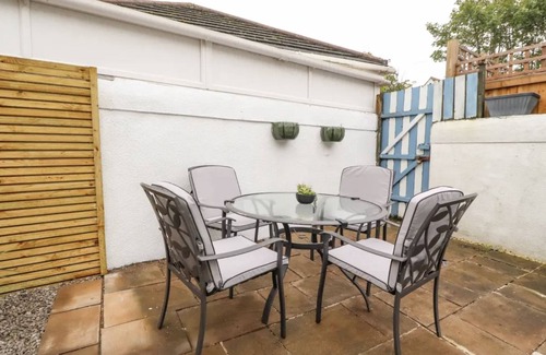 Blackpool Cottage | Kitty Cottage - Blackpool Home - Warm & Welcoming! Dogs most welcome!