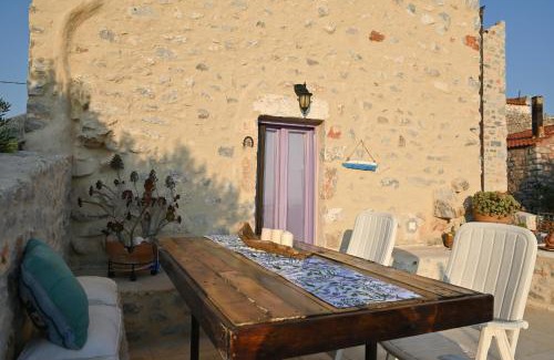 Pyrgou Dirou House | Kivotos Mani