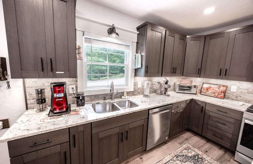 Mineral Bluff Cabin | Knollwood Barndominium