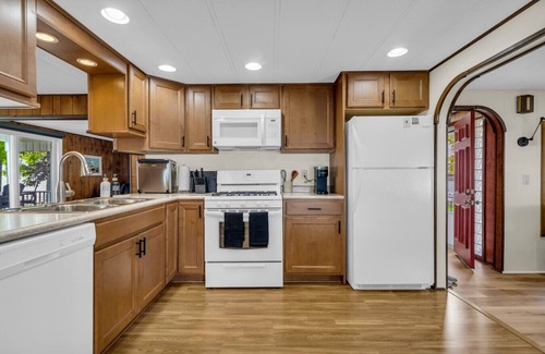 Port Hope House | Knot a Care - Lakefront Living with Great Views!