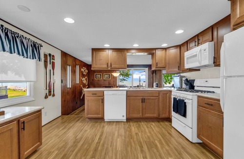 Port Hope House | Knot a Care - Lakefront Living with Great Views!