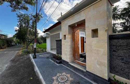 Melayang Bed & Breakfast | Kokokan House Ubud