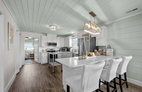 North Topsail Beach House | Kokomo #105 - Quintessential Oceanfront Cottage w/Private Beach Access!