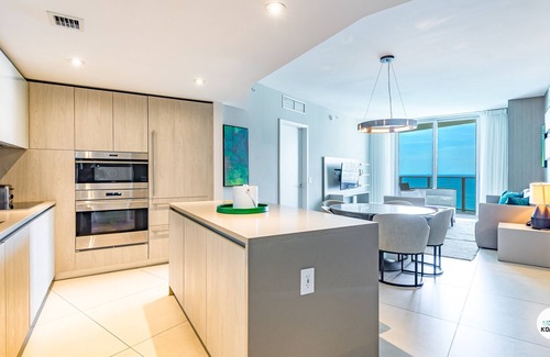 Hollywood South Central Beach Apartment | Komffy Beach Home@ Hyde Resort on 38th floor
