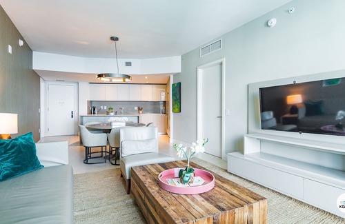 Hollywood South Central Beach Apartment | Komffy Beach Home@ Hyde Resort on 38th floor