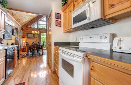Black Bear Falls Cabin | Komfy Kozy | Game Room, Hot Tub, Pool Access