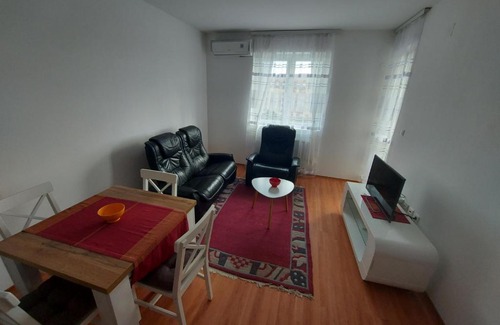 Jagodina Apartment | Komodo