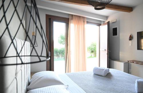 Delphi Apartment | Komody