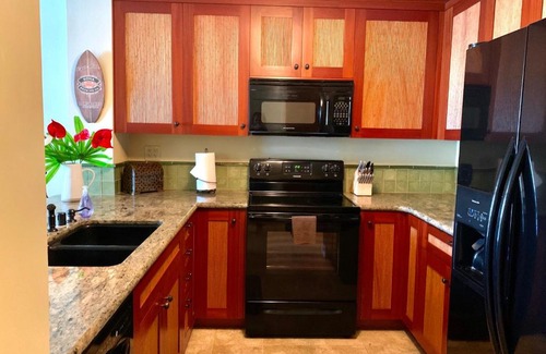 Kailua-Kona Apartment | Kona by the Sea Oceanfront Condo KBTS407