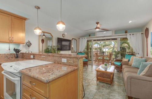 Kailua-Kona Condo | KONA ISLE C38: TOP FLOOR CORNER REMODELED W/AC & INCREDIBLE OCEAN VIEWS.