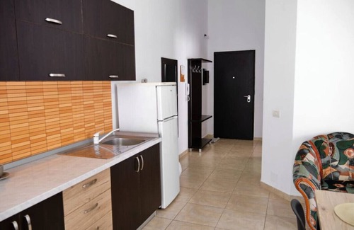 Orikum Condo | Kondo Stays - Melon Apartment 4
