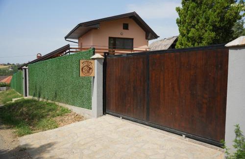 Mladenovac House | Kosmajko