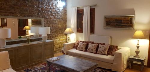 Aleimmatades House | Kosta's House