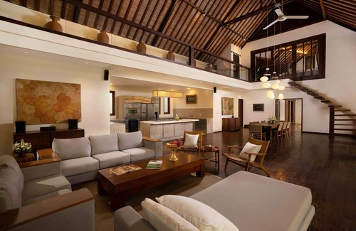 Padonan House | KR7001 - 7 Bedroom Villa in Kerobokan