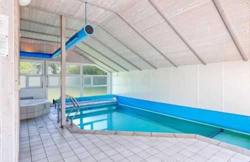 Gross Mohrdorf House | Kranich Ferienhäuser mit Innenpool