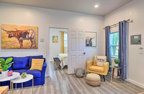 Hudson Bend House | Krows Nest - Sunny Cottage with Lake Access!