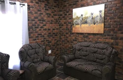 Marloth Park House | Kruger Wild Dog Inn