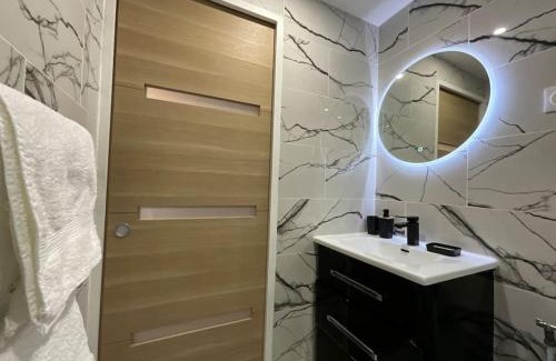 Quartier de la Porte-Saint-Denis Apartment | KS Paris studio appart near station Gare du Nord and gare de l Est