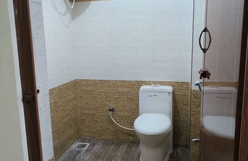 Tiruvannamalai Cabin | Ks rooms near by temple and giripradashan road car parking available