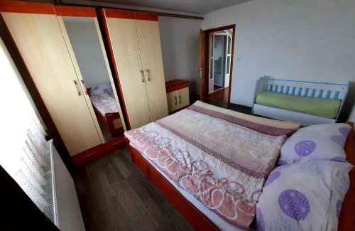Bosnia House | Kuća na dan Vrla strana