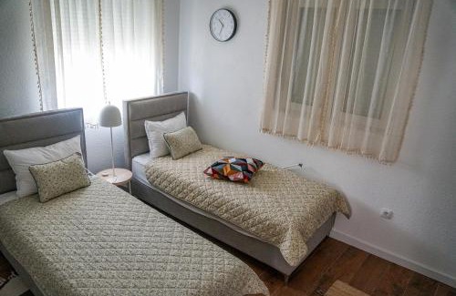 Central Serbia Apartment | Kuća Petrovića