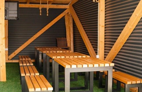East Sarajevo House | Kuca za odmor Lukavica - House with Swimming Pool