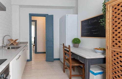 Barakaldo Apartment | KUIA apartment in Barakaldo, next to the metro