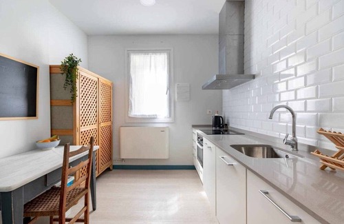 Barakaldo Apartment | KUIA apartment in Barakaldo, next to the metro