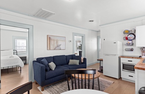 Kure Beach Cottage | Kure Cabana~Cottages @ Kure~ Beach, Fishing, Pool, Walk to Pier, Parking