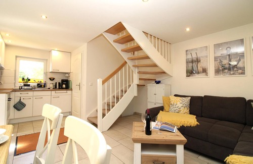 Kroepelin House | Küstenidyll Horst: cozy vacation home with 3 rooms, terrace and garden