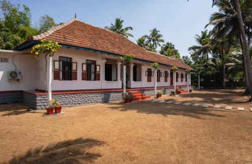 Alappuzha House | Kuttanad Kayak Club by Lexstays