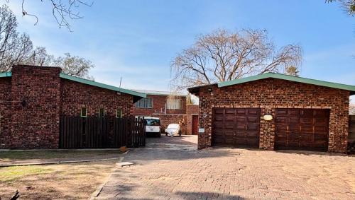 Standerton Apartment | KwaDines Guesthouse