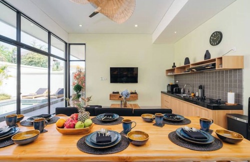 Batu Bolong House | Kyati - Your Private 3BR Oasis Of Tranquility in Canggun