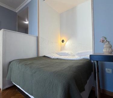 Khreshchatyy Yar Apartment | Kyiv History Apartment