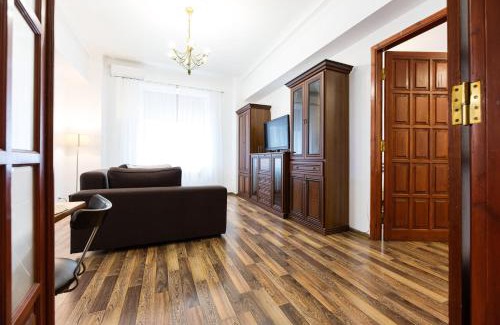Lypky Hotel | Kyiv Khreschatyk 27 Apartment