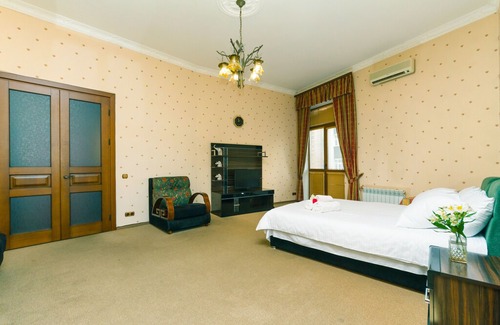 Lypky Apartment | ★KyivHome★Best view on Independence Square★
