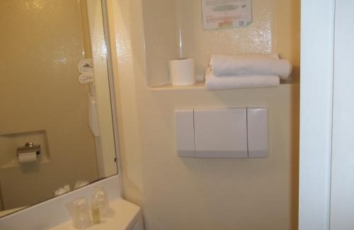 Chambray-les-Tours Hotel | Kyriad Direct Tours Sud - Chambray Lès Tours