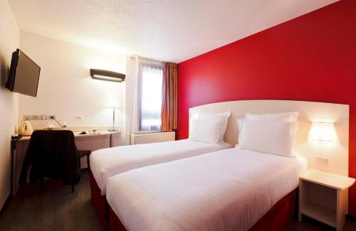 Saint-Genis-Laval Hotel | Kyriad Lyon Sud - Saint Genis Laval