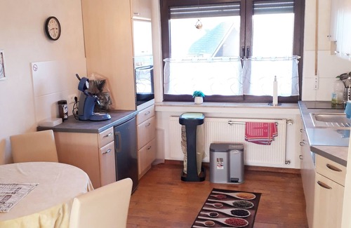 Orth Condo | Ländliche Ferienwohnung mit Terasse und Eigenem Eingang