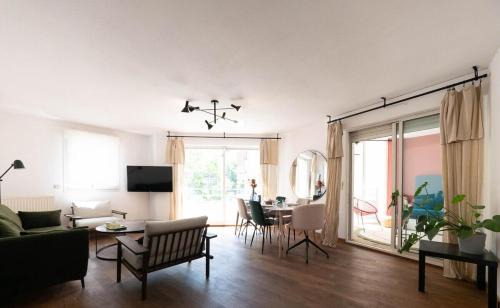 Gares Apartment | L'élégant - Terrasse et climatisation